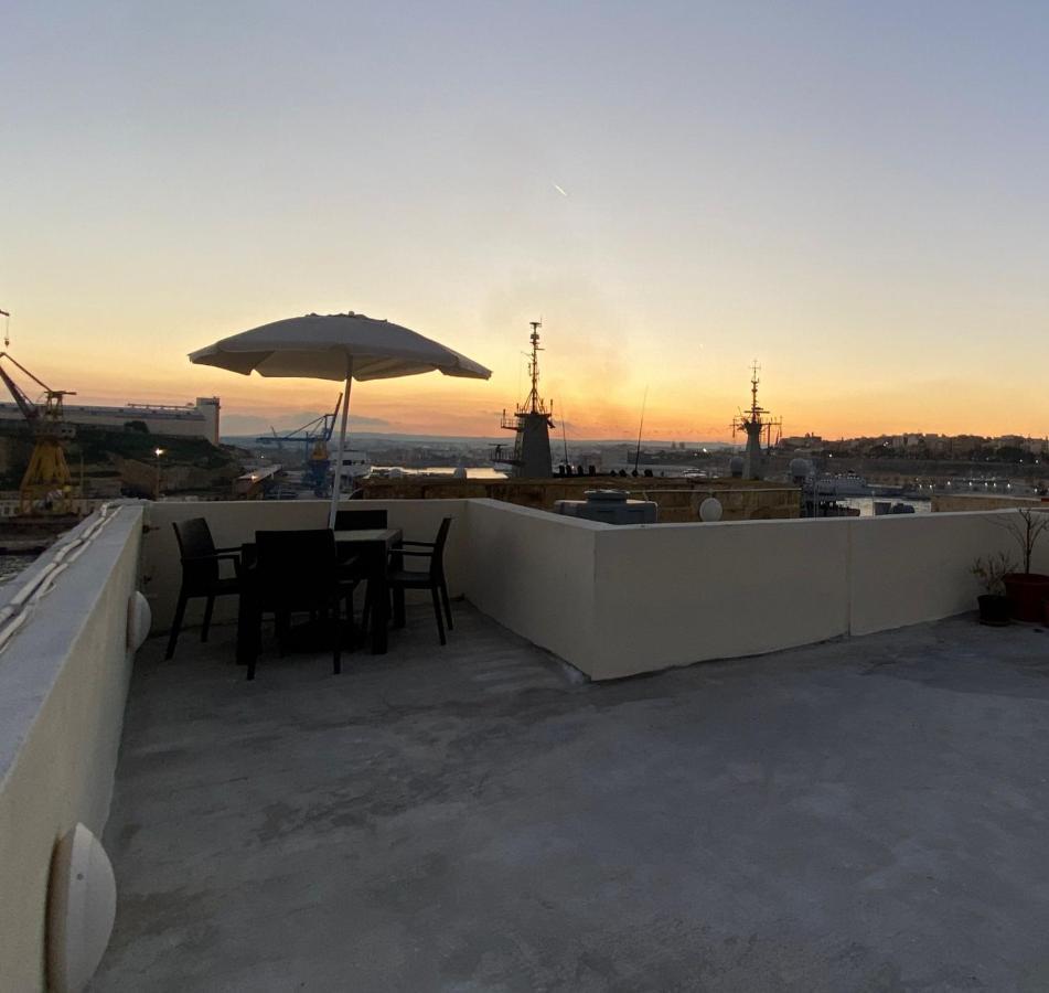 סנגלאה Malta Suites מראה חיצוני תמונה