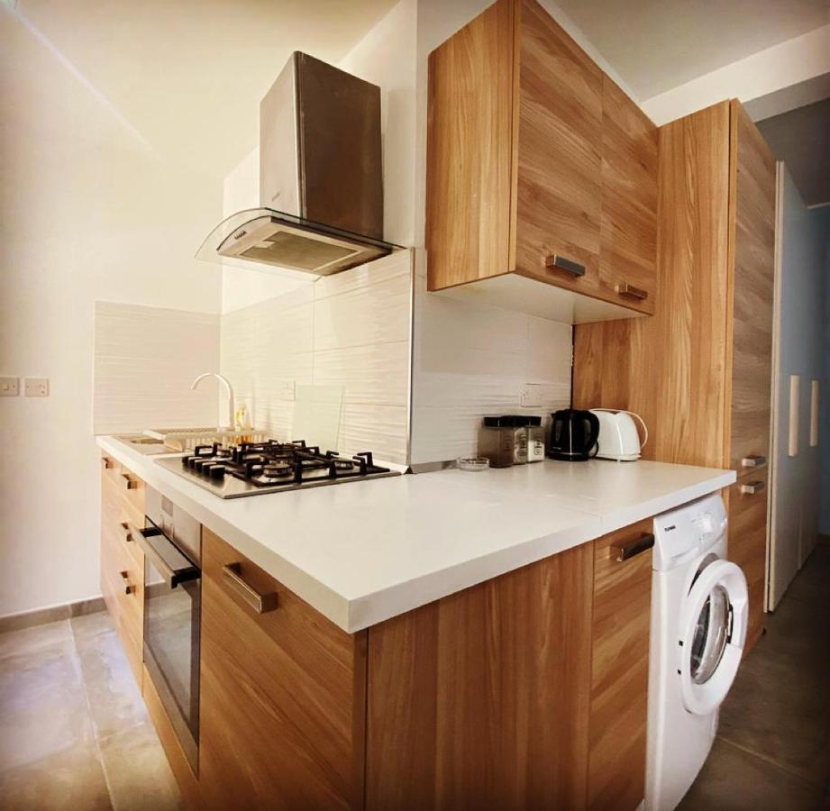סנגלאה Malta Suites מראה חיצוני תמונה